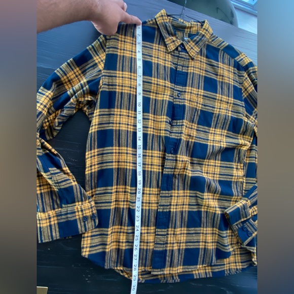 Uniqlo Plaid Long Sleeve Flannel Shirt size L. Measurements in the photos. - Picture 4 of 4